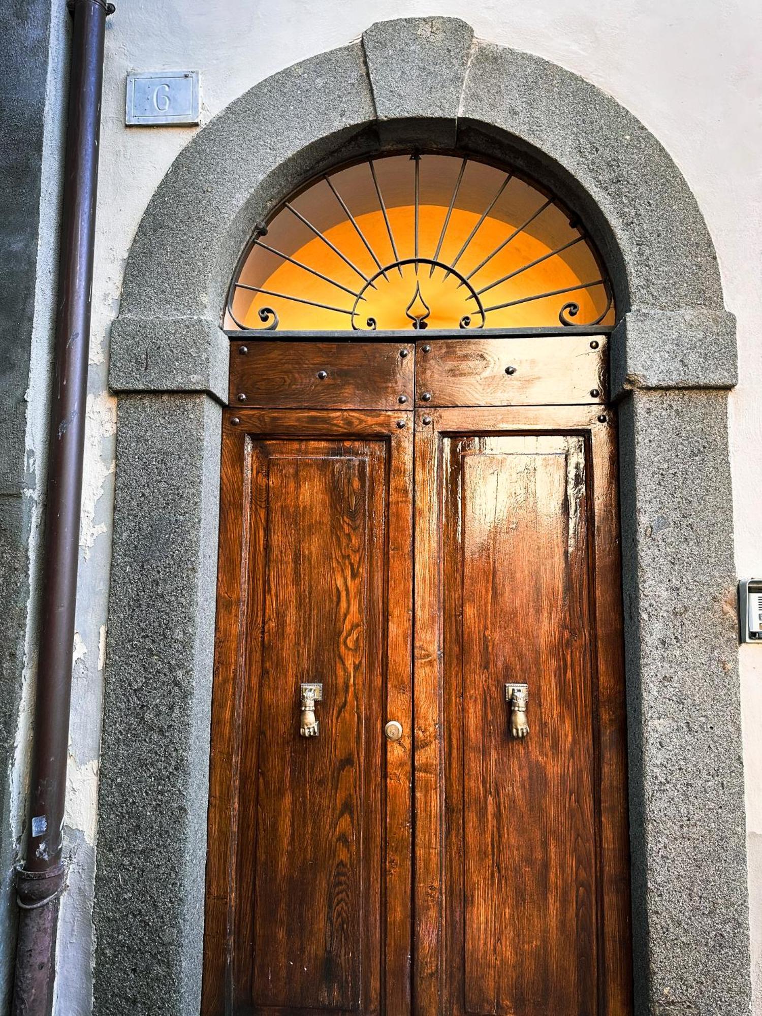 Appartamento Piazza Santa Maria Nuova Вітербо Екстер'єр фото
